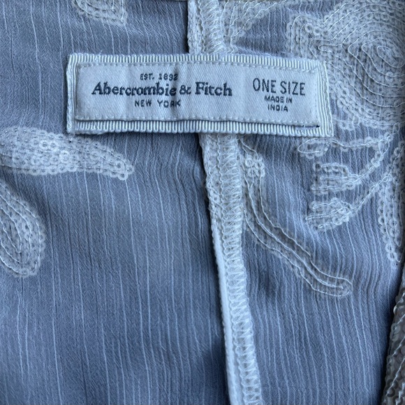 Abercrombie & Fitch Embroidered Kimono - Picture 2 of 6